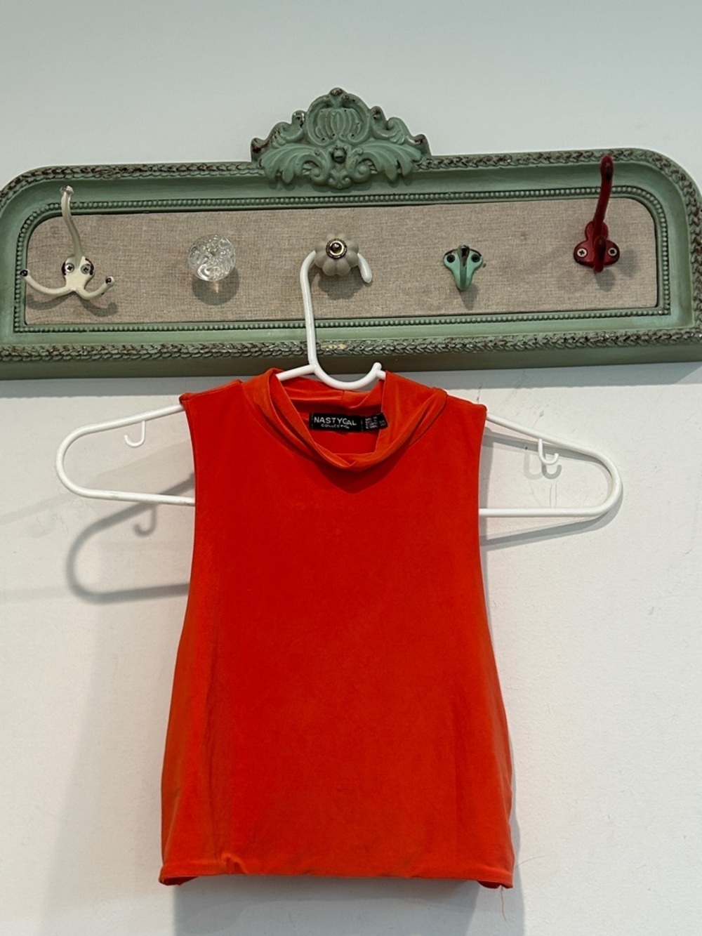 Nasty Gal mandarin blood Orange Sleeveless Crop mock neck Top women’s us size 6